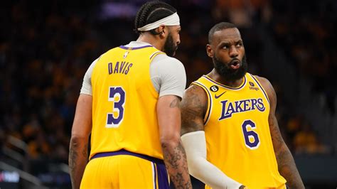 Los Angeles Lakers take Game 1 of heavyweight series against  .